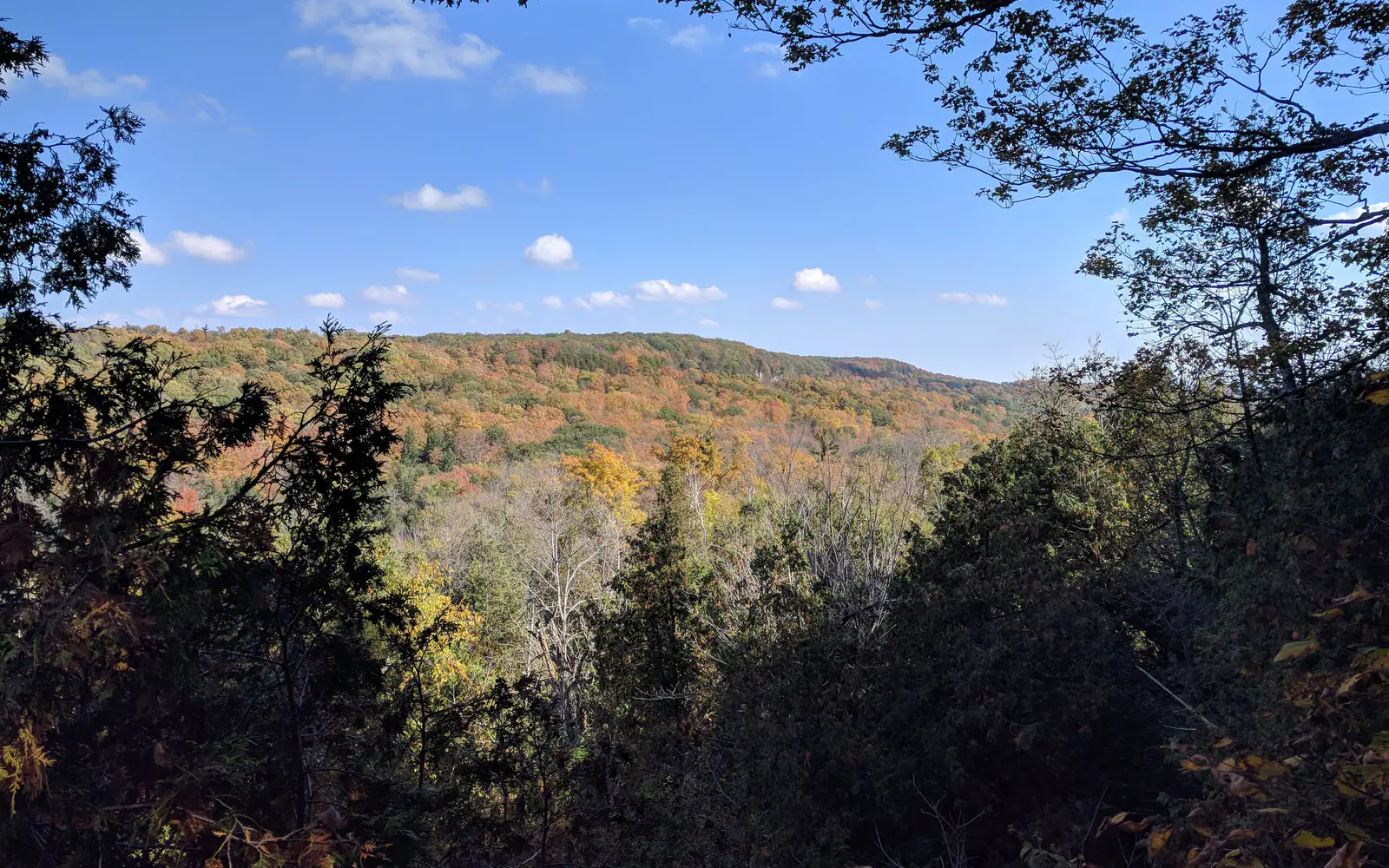 Autumn view from the Niagara Escarpment at Rattlesnake Point near Harrison, Milton